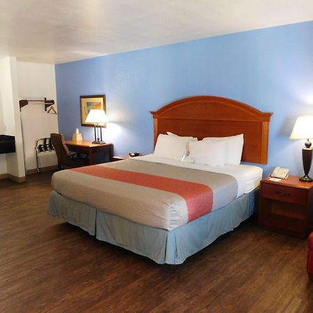 Days Inn By Wyndham Oklahoma City Nw Expressway Warr Acres Eksteriør billede