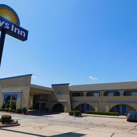 Days Inn By Wyndham Oklahoma City Nw Expressway Warr Acres Eksteriør billede