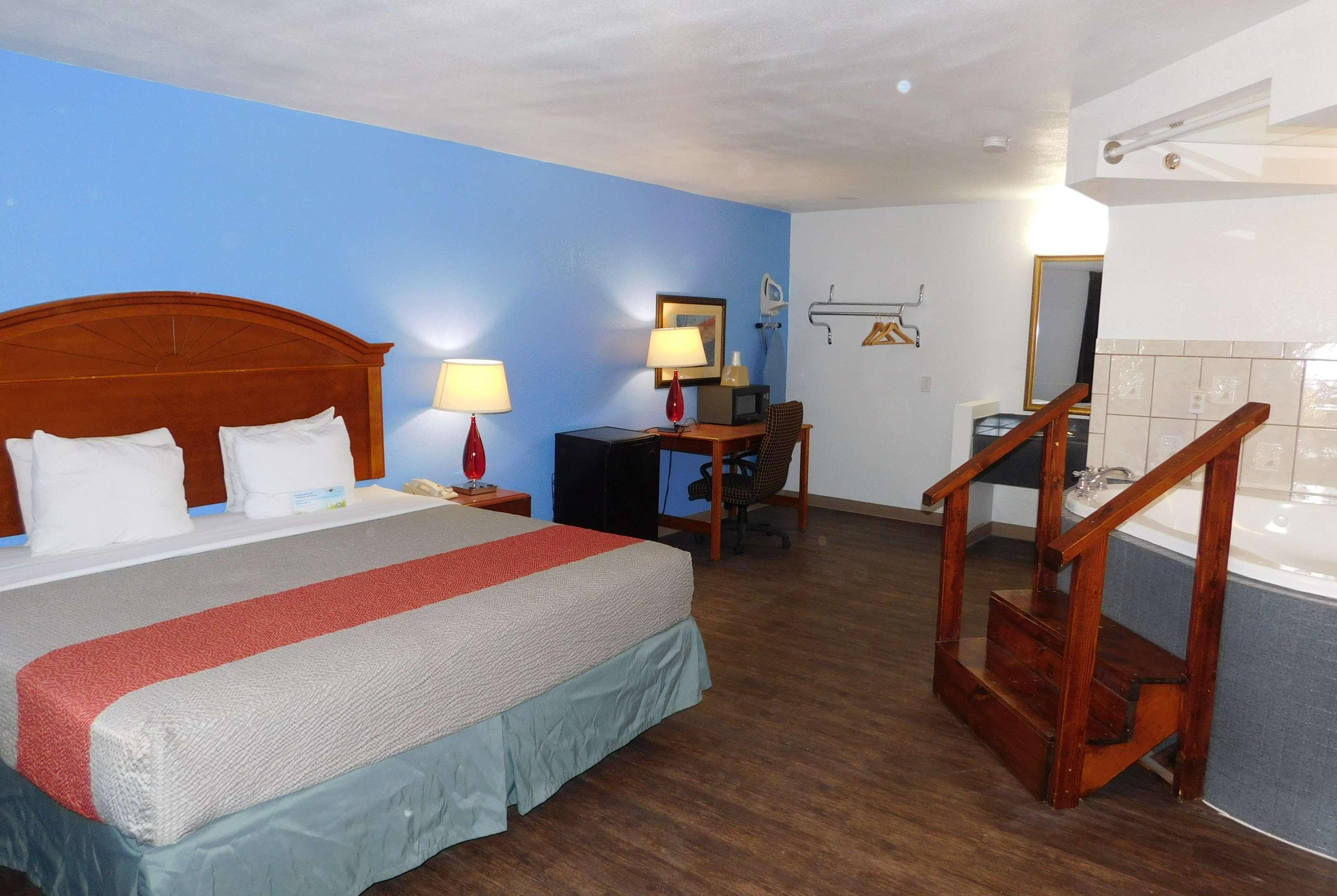Days Inn By Wyndham Oklahoma City Nw Expressway Warr Acres Eksteriør billede