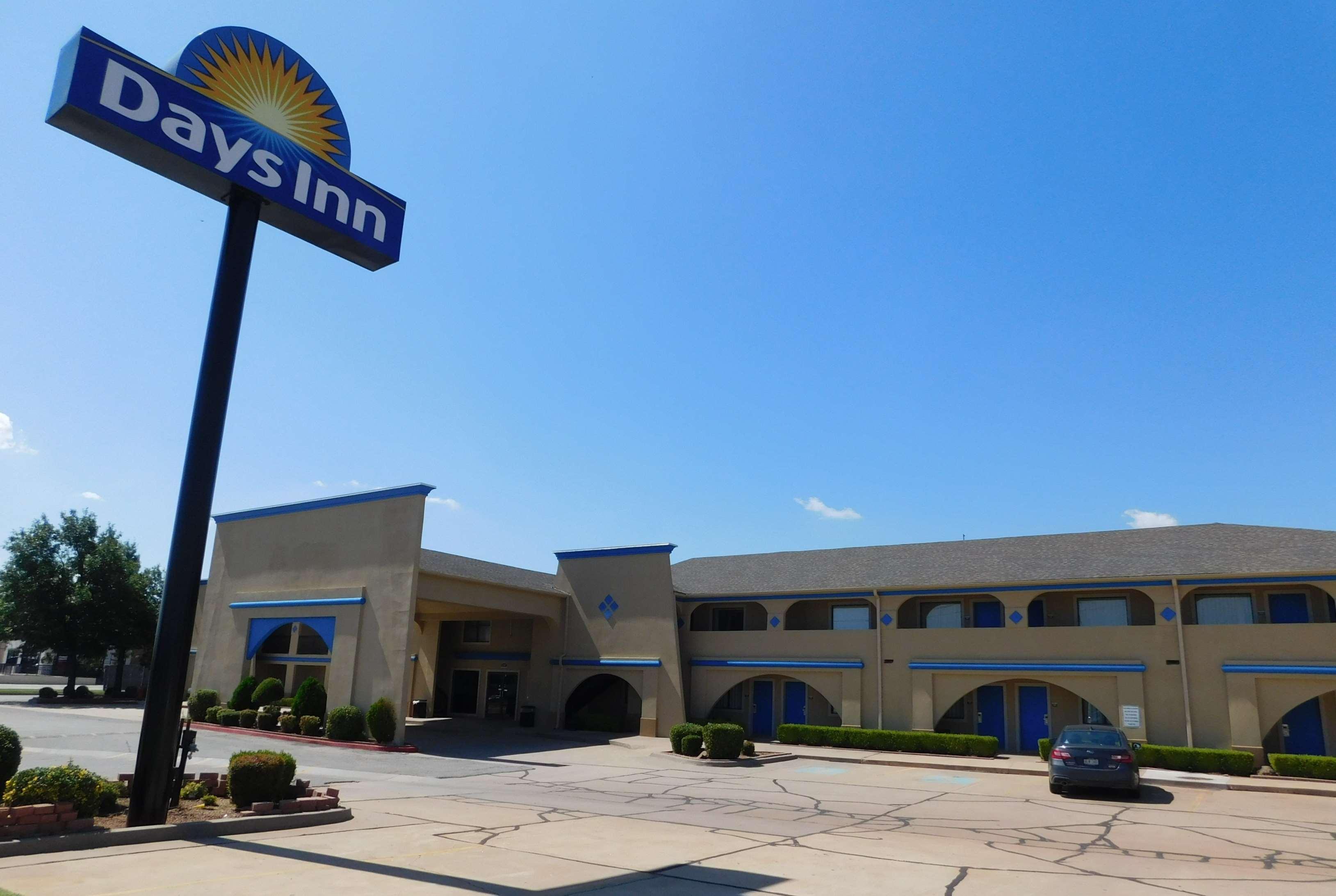 Days Inn By Wyndham Oklahoma City Nw Expressway Warr Acres Eksteriør billede