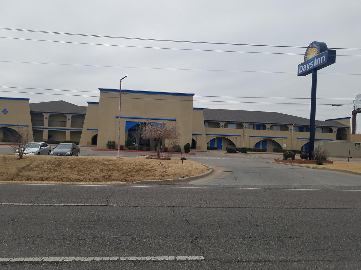 Days Inn By Wyndham Oklahoma City Nw Expressway Warr Acres Eksteriør billede