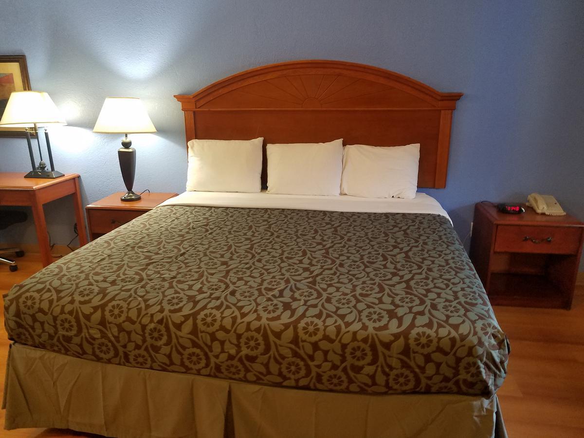 Days Inn By Wyndham Oklahoma City Nw Expressway Warr Acres Eksteriør billede