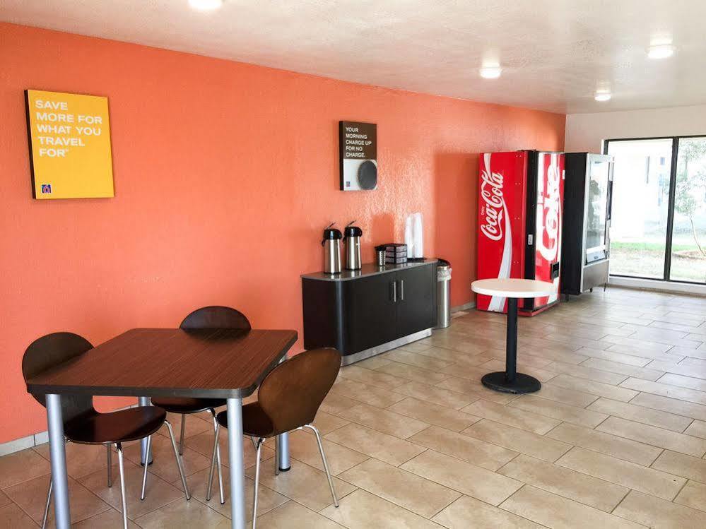 Days Inn By Wyndham Oklahoma City Nw Expressway Warr Acres Eksteriør billede