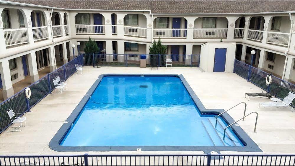 Days Inn By Wyndham Oklahoma City Nw Expressway Warr Acres Eksteriør billede