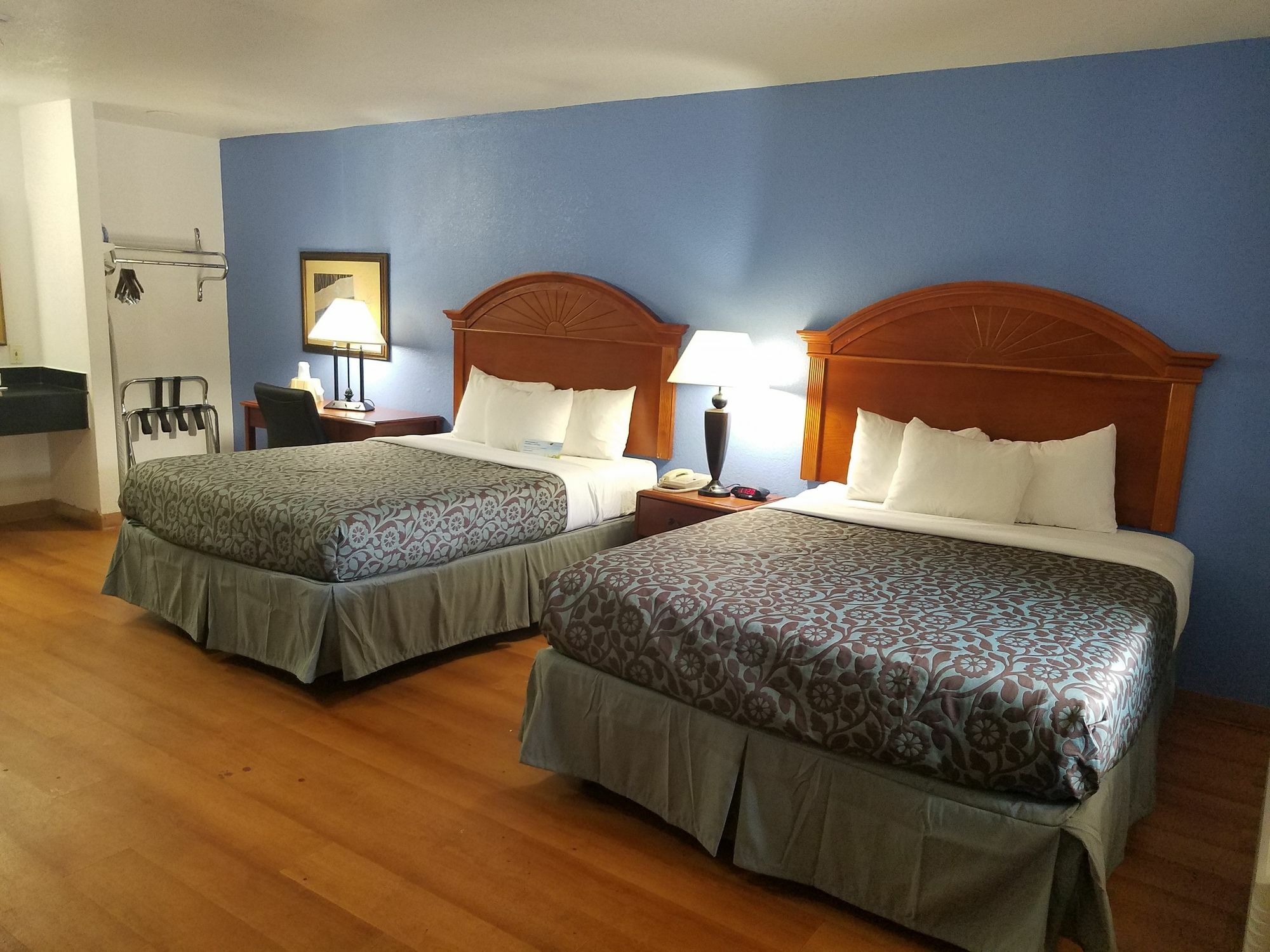 Days Inn By Wyndham Oklahoma City Nw Expressway Warr Acres Eksteriør billede