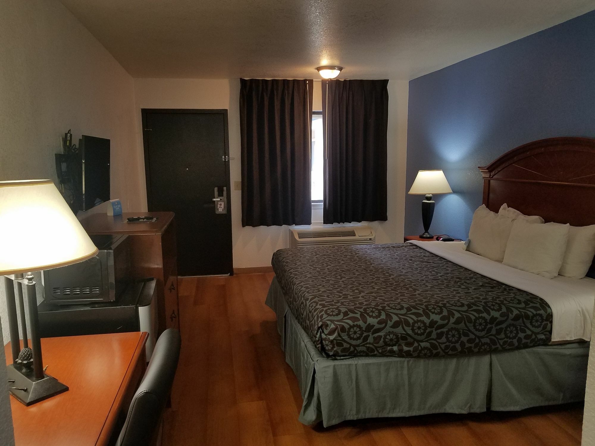 Days Inn By Wyndham Oklahoma City Nw Expressway Warr Acres Eksteriør billede